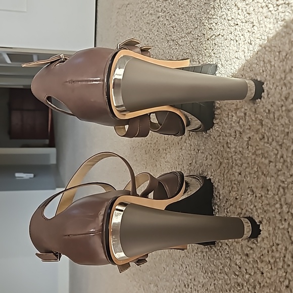 NWOT Size 8.5 Brian Atwood 5.5" Platform Sandals - Picture 2 of 9